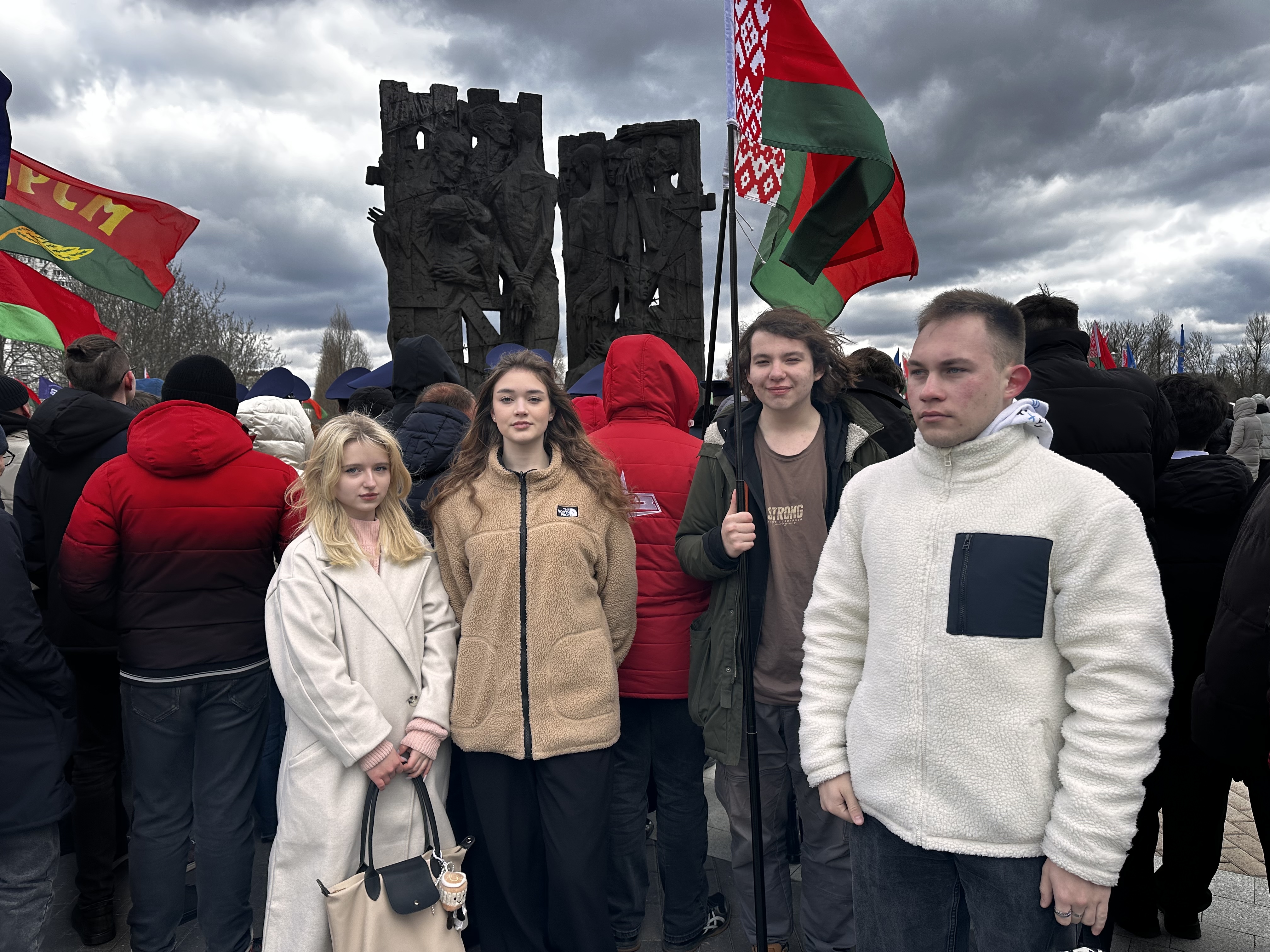 Урок памяти: участие в церемонии возложения цветов в Тростенце